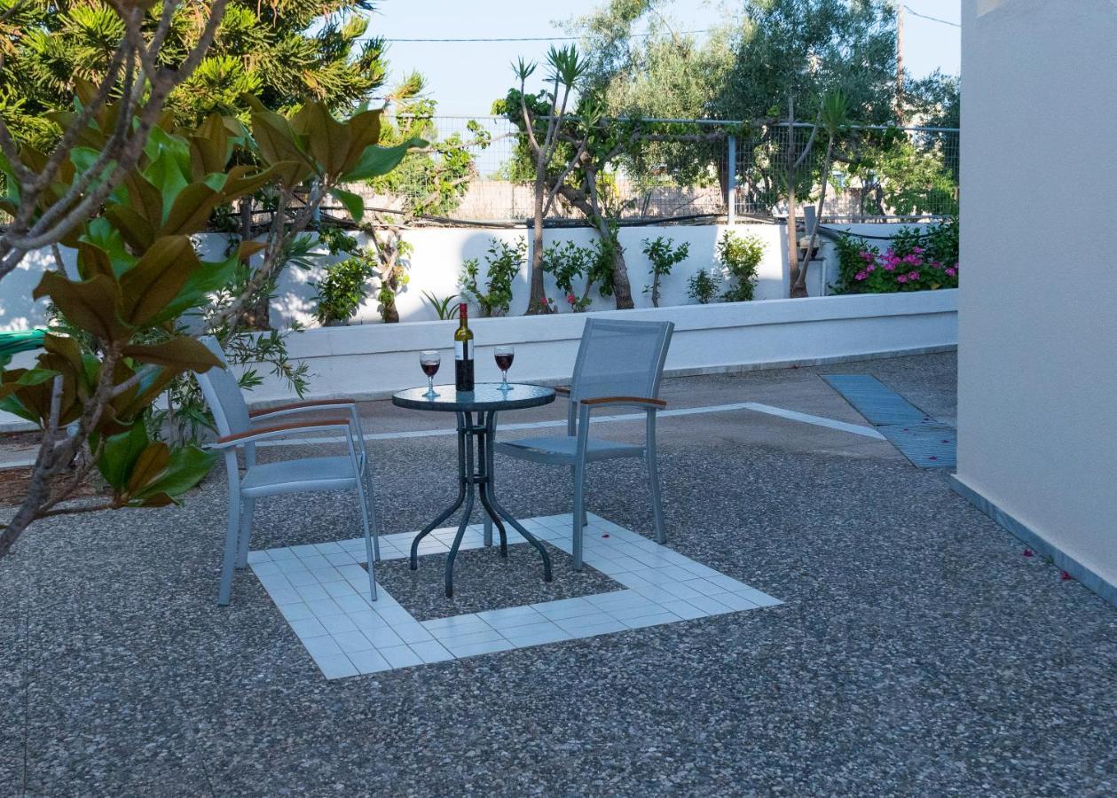 Amaryllis Front Beach Hotel Lartos Exterior photo
