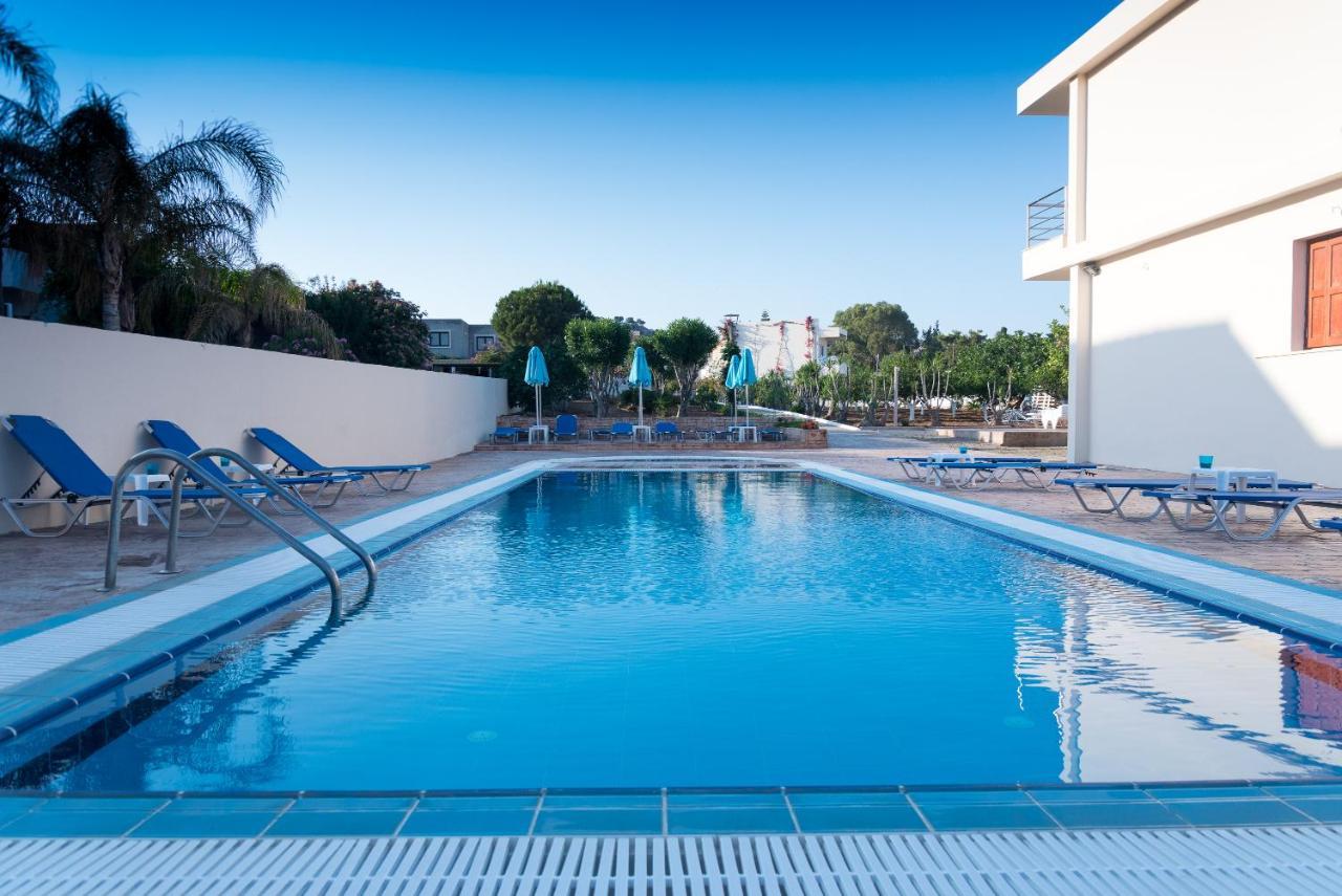 Amaryllis Front Beach Hotel Lartos Exterior photo