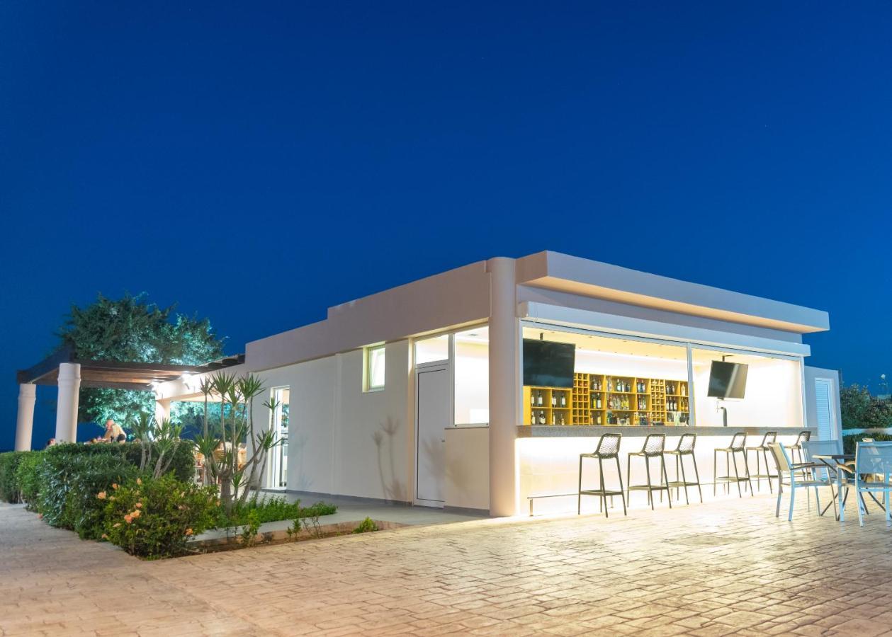 Amaryllis Front Beach Hotel Lartos Exterior photo