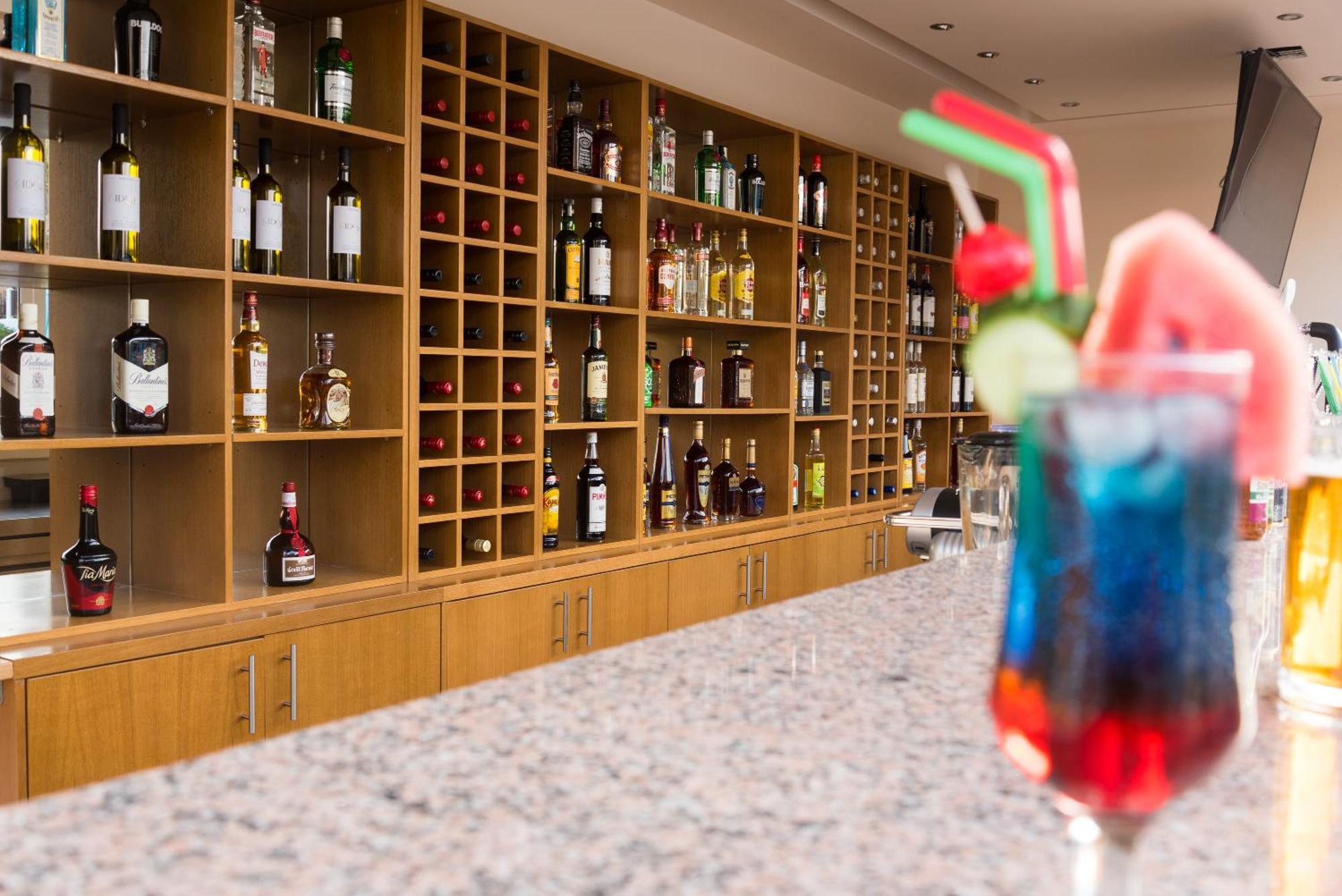 Amaryllis Front Beach Hotel Lartos Exterior photo