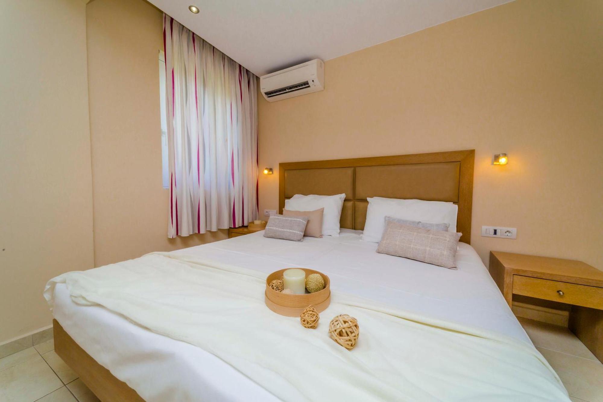 Amaryllis Front Beach Hotel Lartos Exterior photo