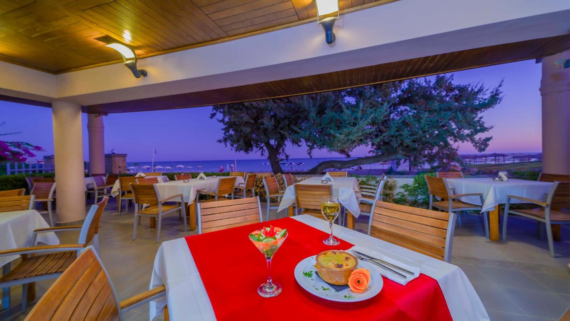 Amaryllis Front Beach Hotel Lartos Exterior photo
