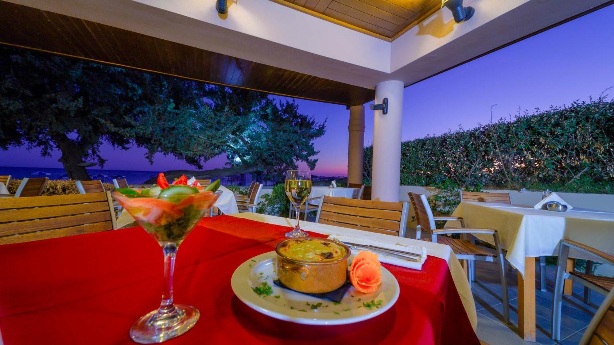 Amaryllis Front Beach Hotel Lartos Exterior photo