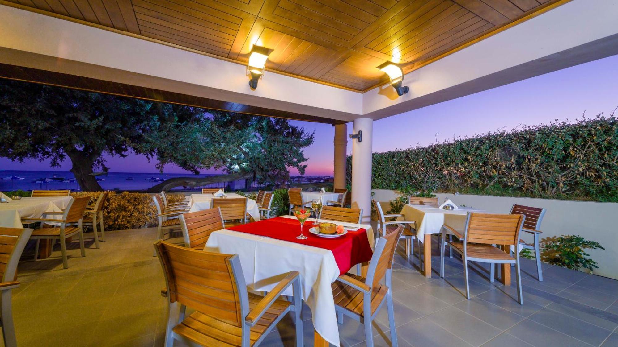 Amaryllis Front Beach Hotel Lartos Exterior photo